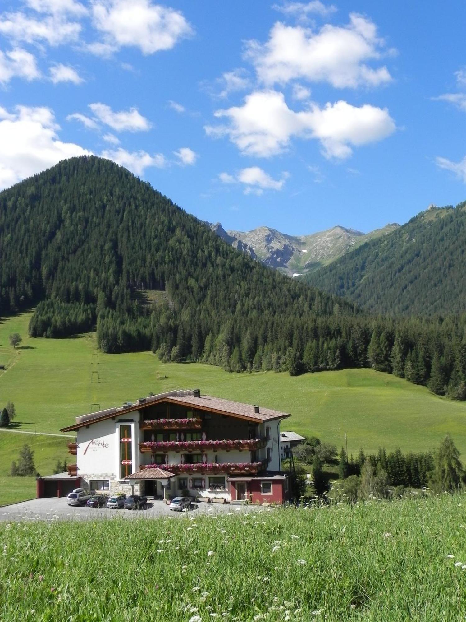 Aparthotel Garni Monte คาร์ทิทช์ ภายนอก รูปภาพ