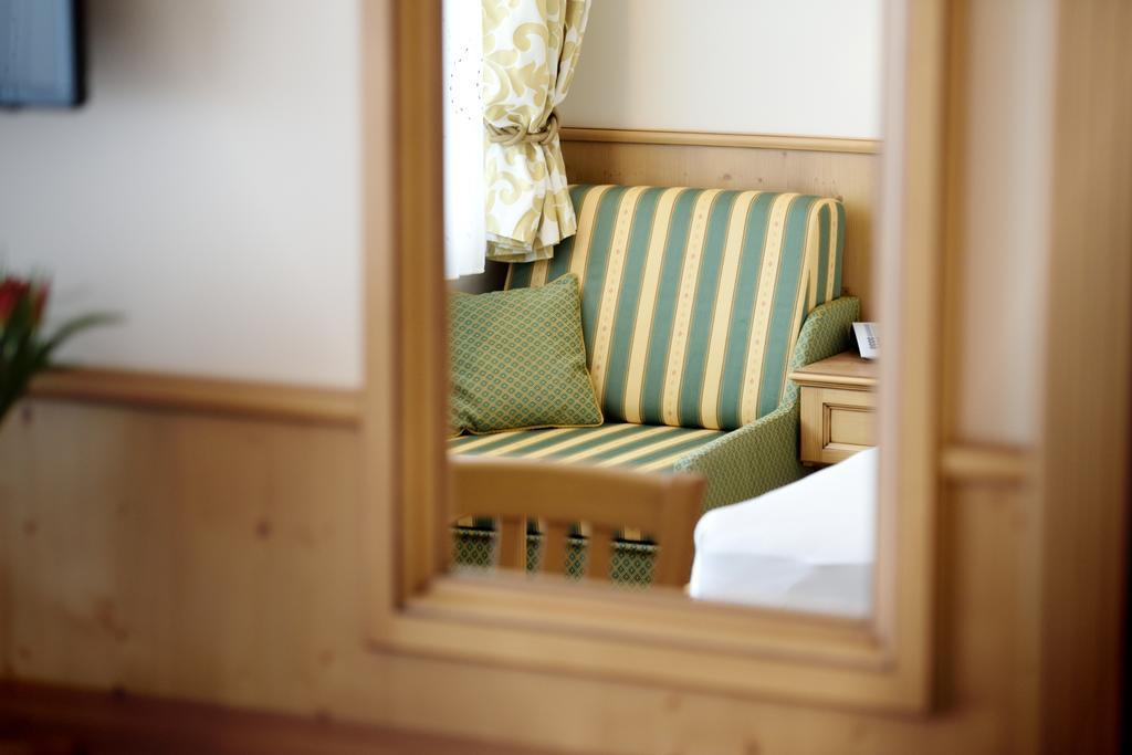 Aparthotel Garni Monte คาร์ทิทช์ ภายนอก รูปภาพ