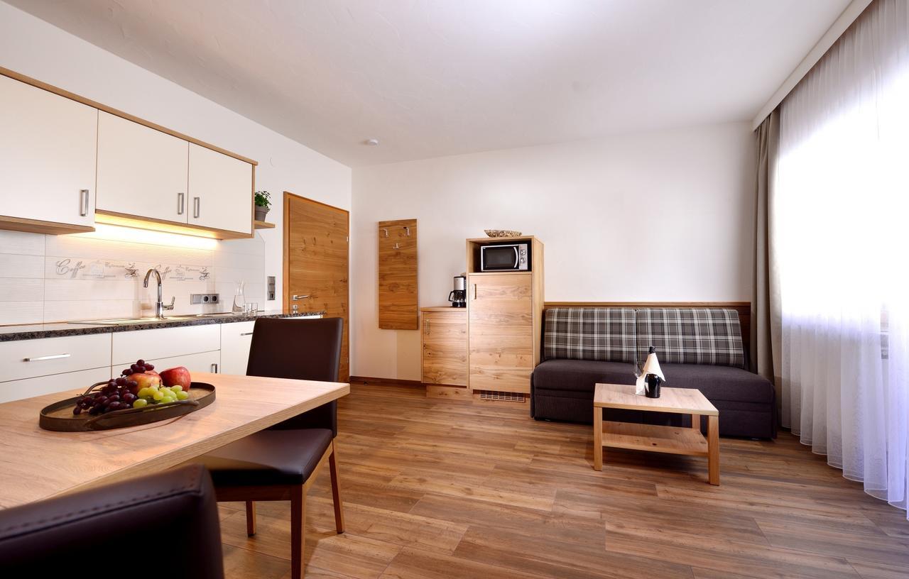 Aparthotel Garni Monte คาร์ทิทช์ ภายนอก รูปภาพ