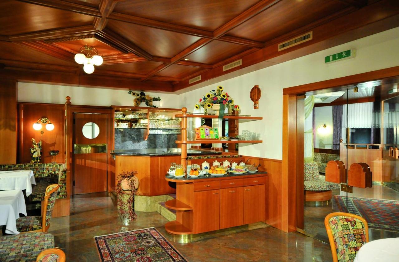 Aparthotel Garni Monte คาร์ทิทช์ ภายนอก รูปภาพ