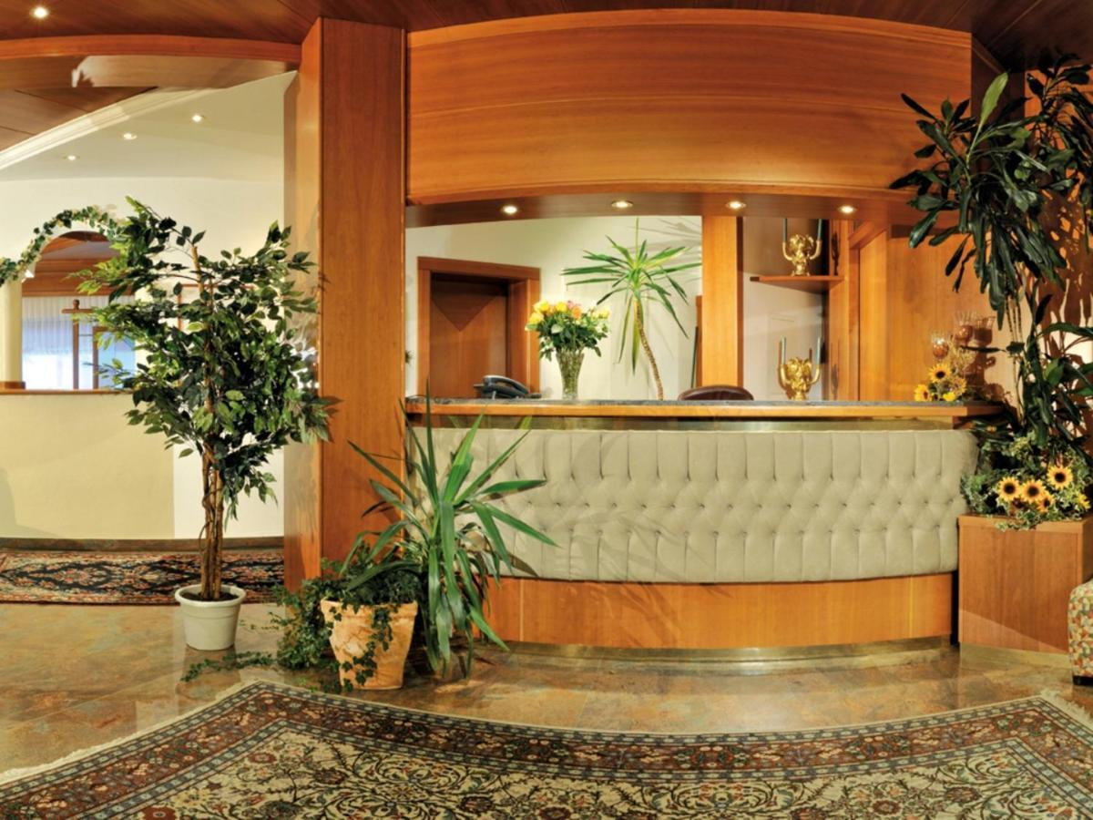 Aparthotel Garni Monte คาร์ทิทช์ ภายนอก รูปภาพ